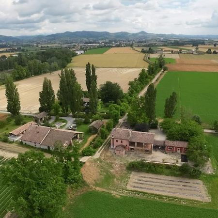 Agriturismo Le Corti Della Gualdana Voghera Luaran gambar