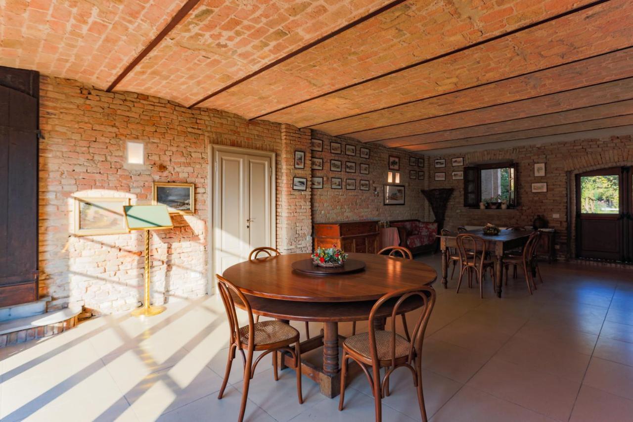 Agriturismo Le Corti Della Gualdana Voghera Luaran gambar